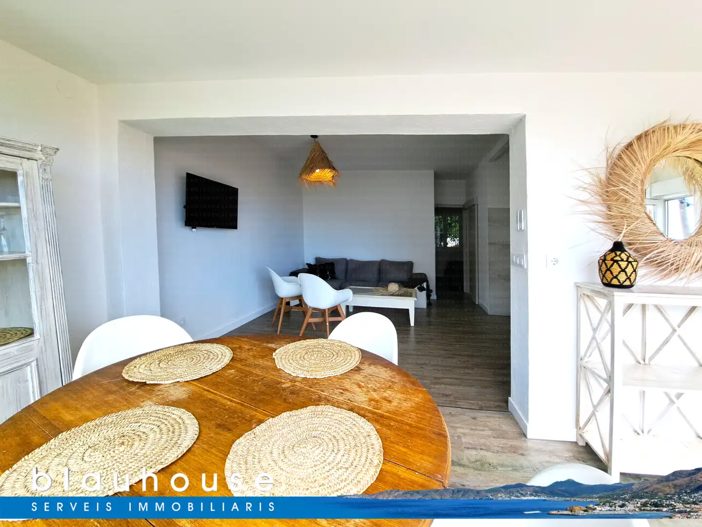 Sala d'estar de Casa adosada en venda en Llançà amb Jardí privat, Parquet i Terrassa