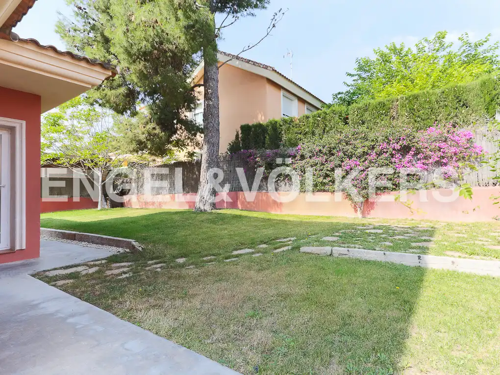 Casa o xalet en venda en Paterna amb Aire condicionat, Calefacció i Jardí privat