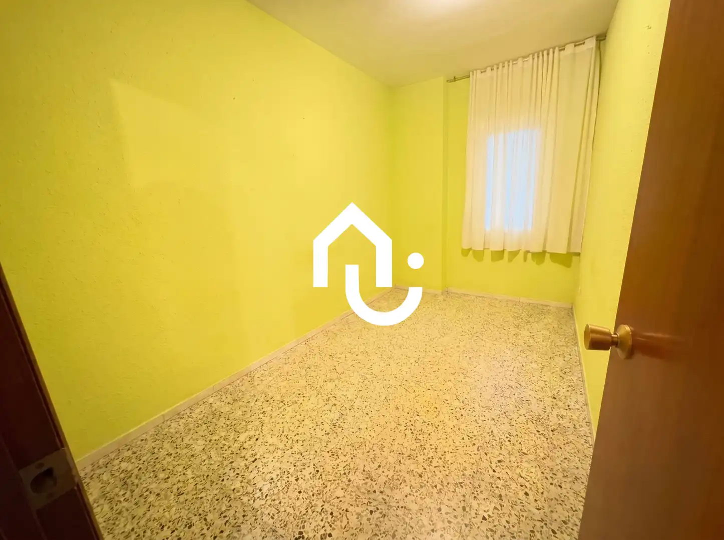 Piso en venta en Santa Coloma de Gramenet con Terraza