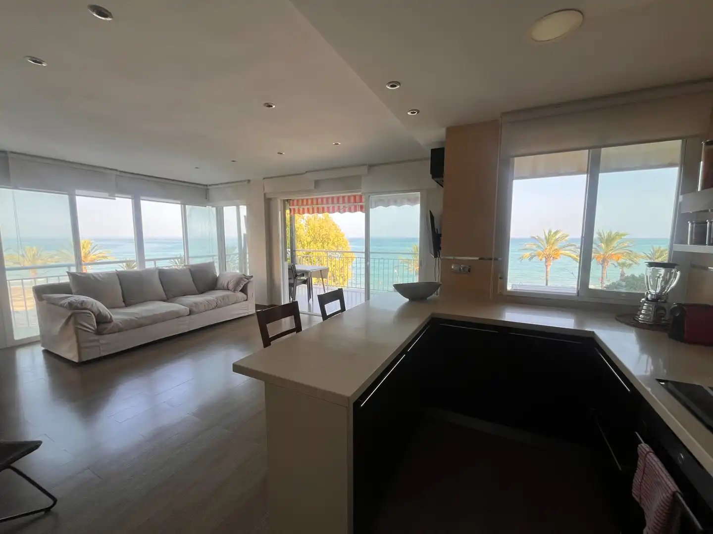 Sala d'estar de Apartament en venda en Benicasim / Benicàssim amb Aire condicionat, Terrassa i Traster