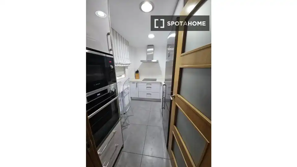 Cuina de Apartament per a compartir en Murcia amb Aire condicionat, Terrassa i Moblat