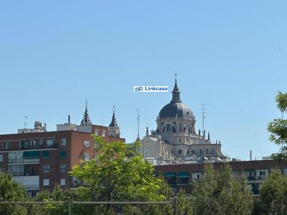 Vista exterior de Pis en venda en  Madrid Capital amb Aire condicionat i Calefacció