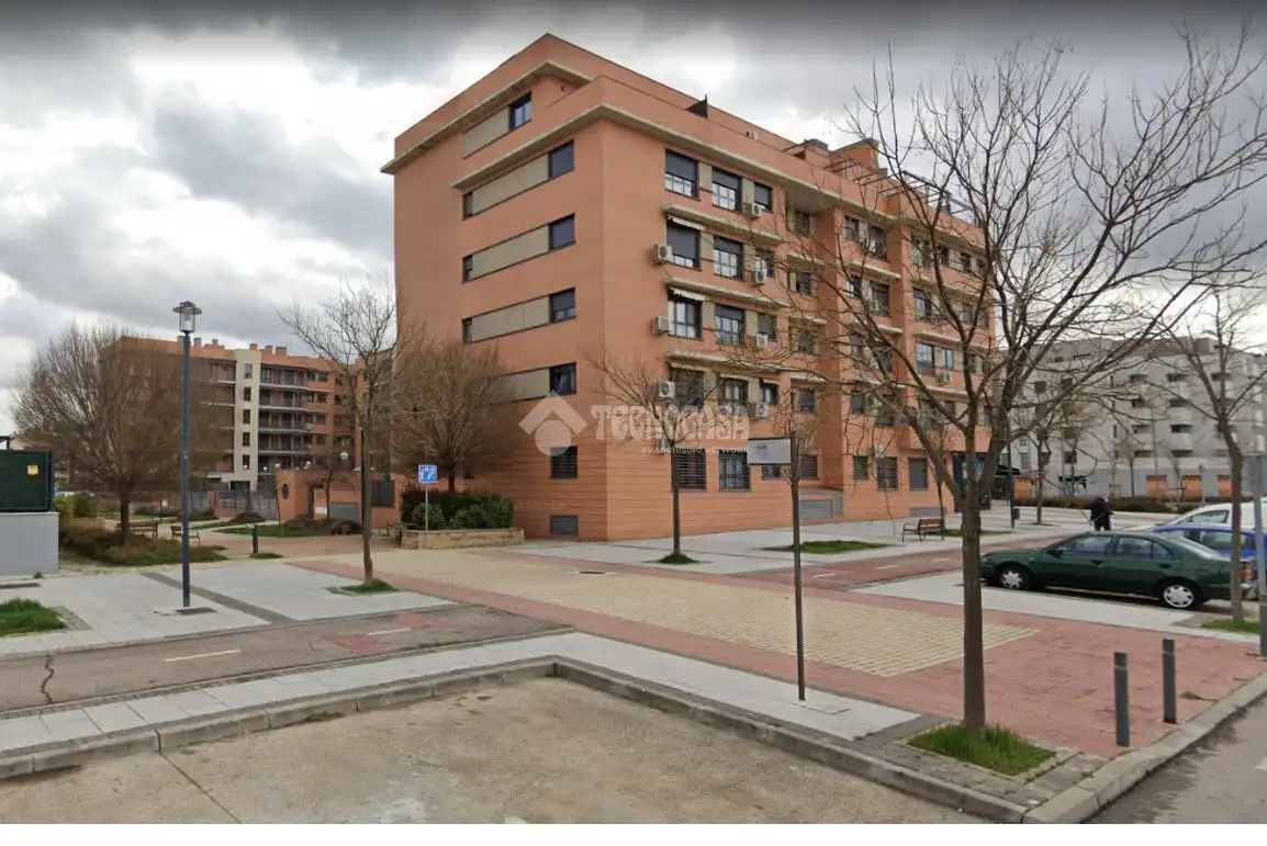 Vista exterior de Piso en venta en Alcalá de Henares con Calefacción