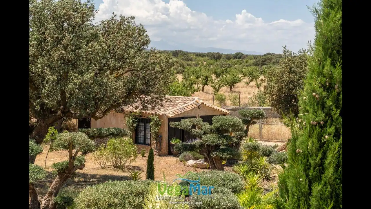 Garden of Country homes for sale in Freila