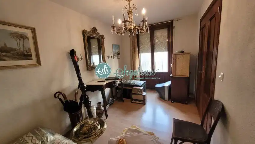 Habitación de Piso en venta en Segovia con Calefacción y Balcón