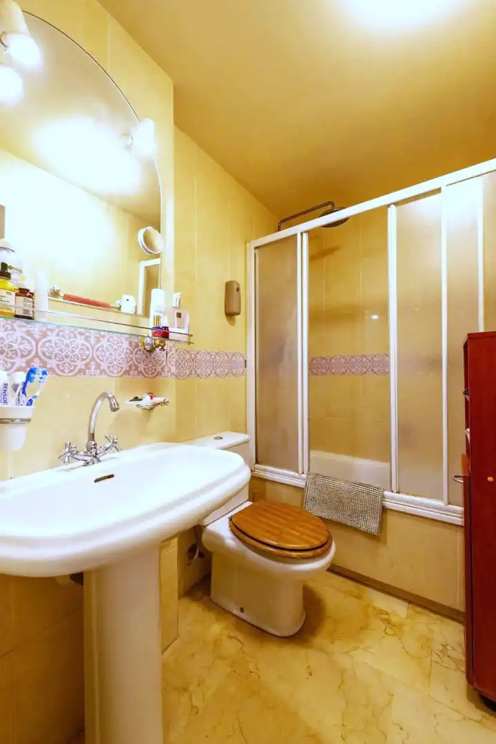 Bathroom of Flat for sale in San Pedro  with Air Conditioner, Private garden and Storage room