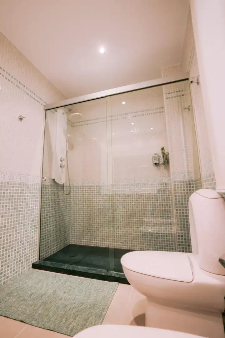 Bany de Casa o xalet en venda en Medellín amb Terrassa, Traster i Piscina