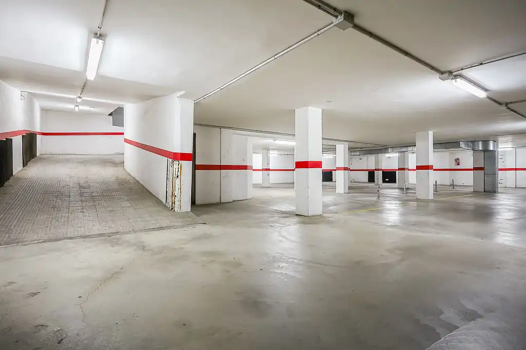 Parking for sale in Av Pais Valenciano, imagen 4