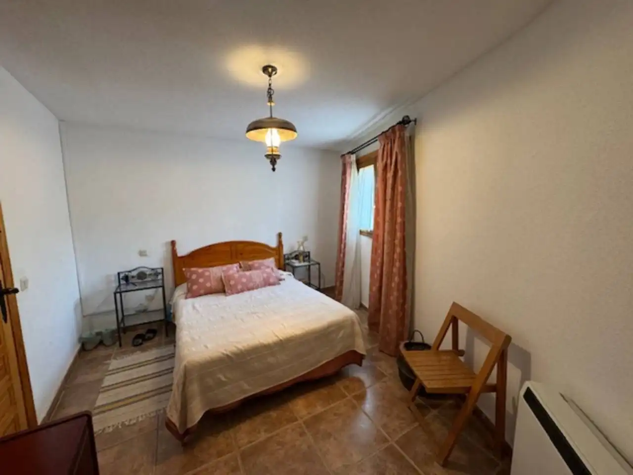 Dormitori de Casa o xalet en venda en El Cardoso de la Sierra amb Calefacció i Moblat