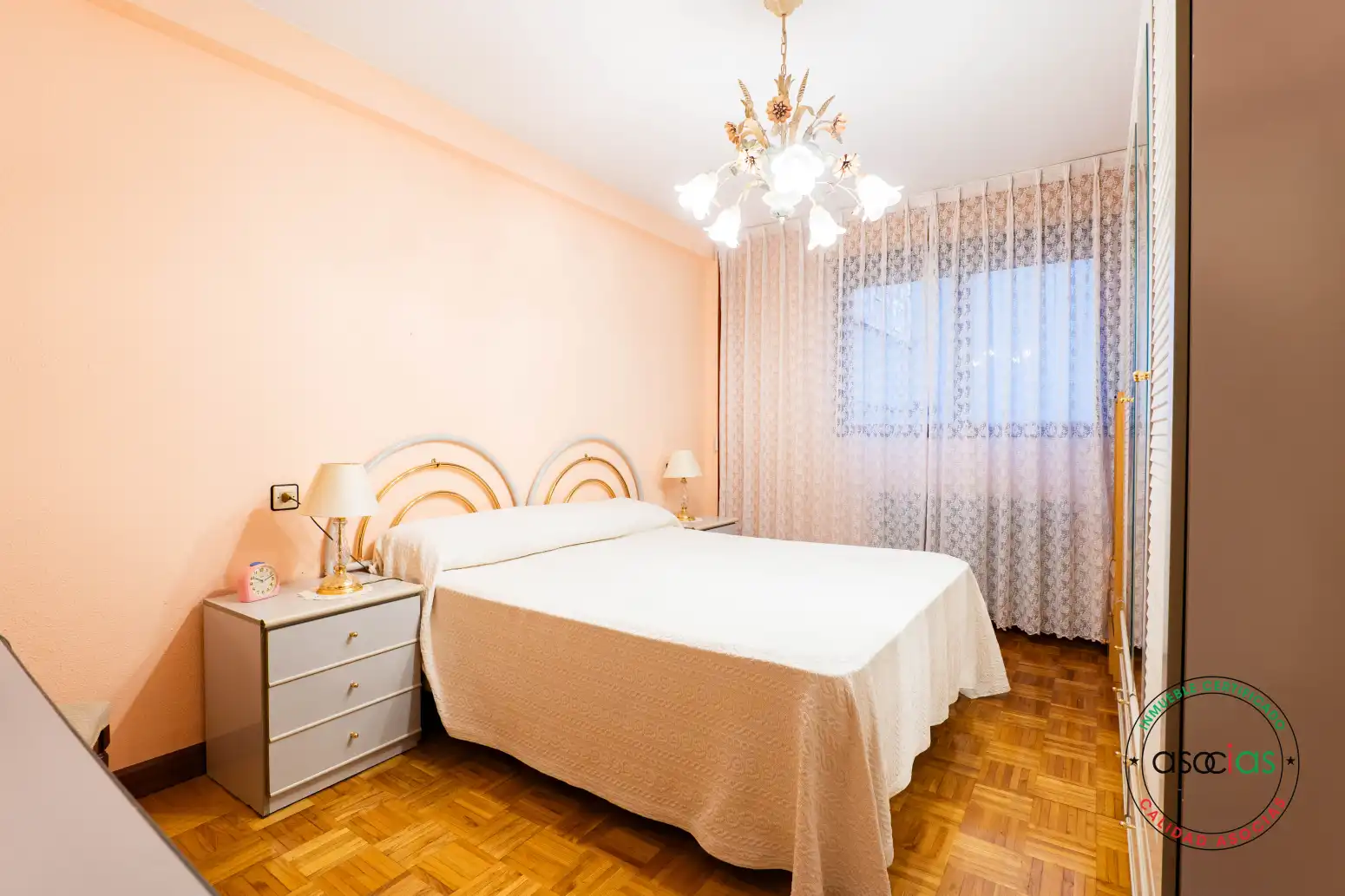 Habitación de Piso en venta en Gijón  con Calefacción, Parquet y Terraza