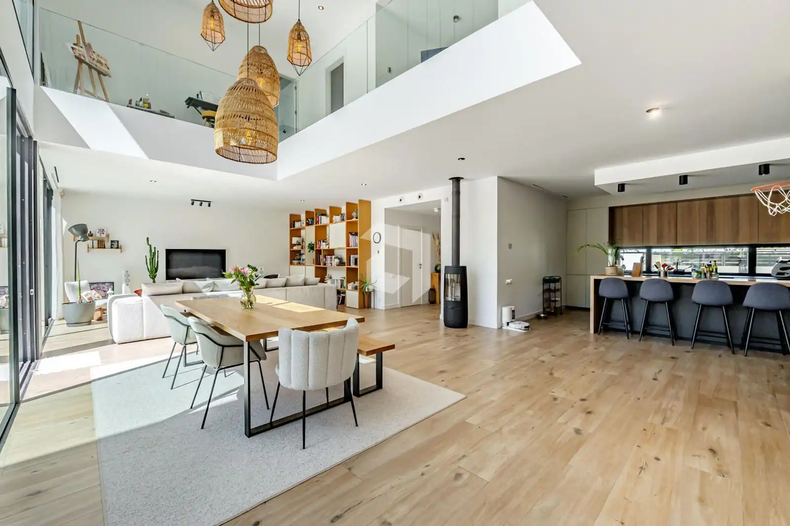 Living room of Houses for sale in Pozuelo de Alarcón  with Air Conditioner, Heating and Terrace
