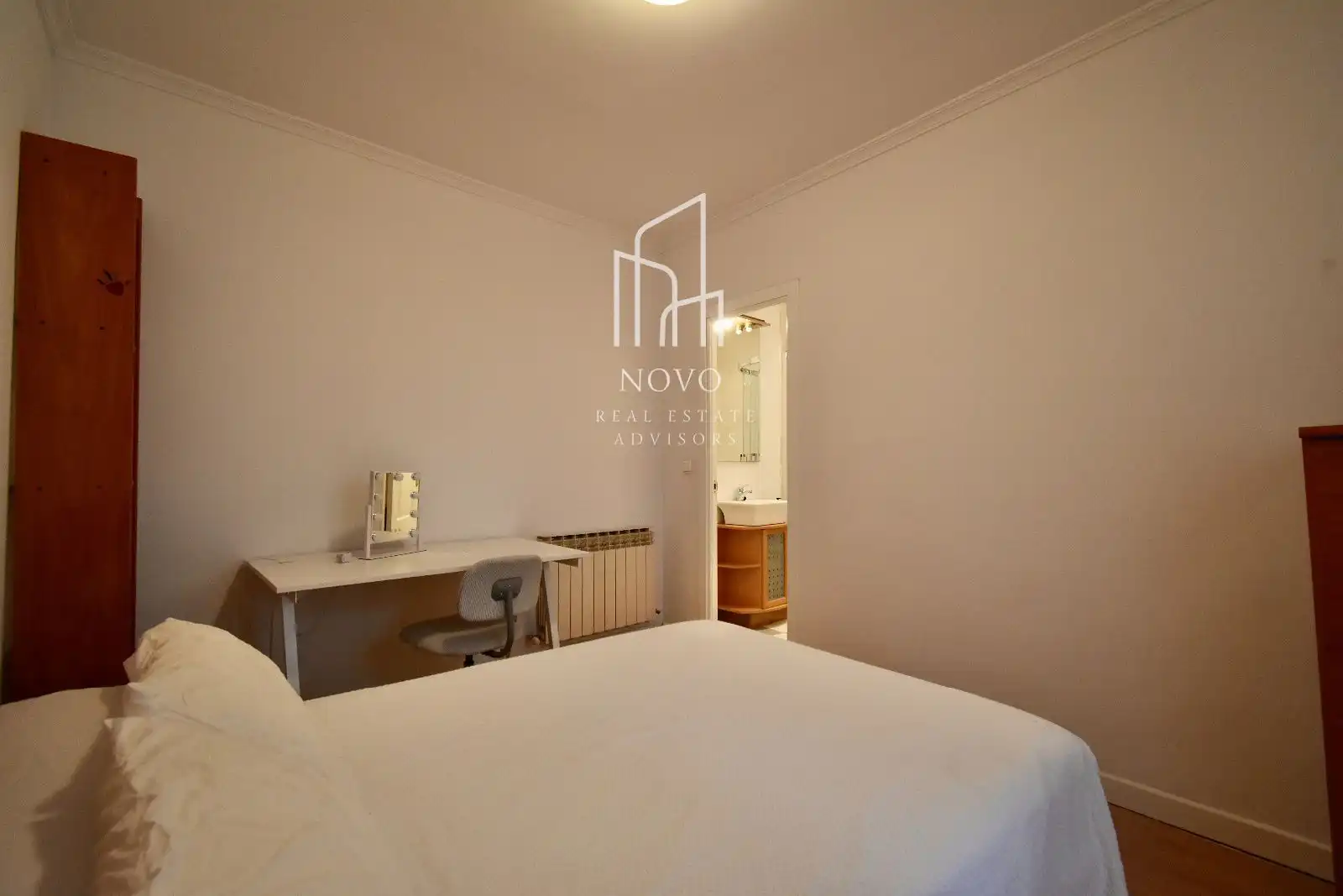 Schlafzimmer von Wohnung zur Miete in Madrid mit Heizung, Terrasse und Möbliert