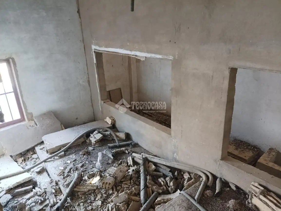 Casa adosada en venda en Arahal amb Balcó