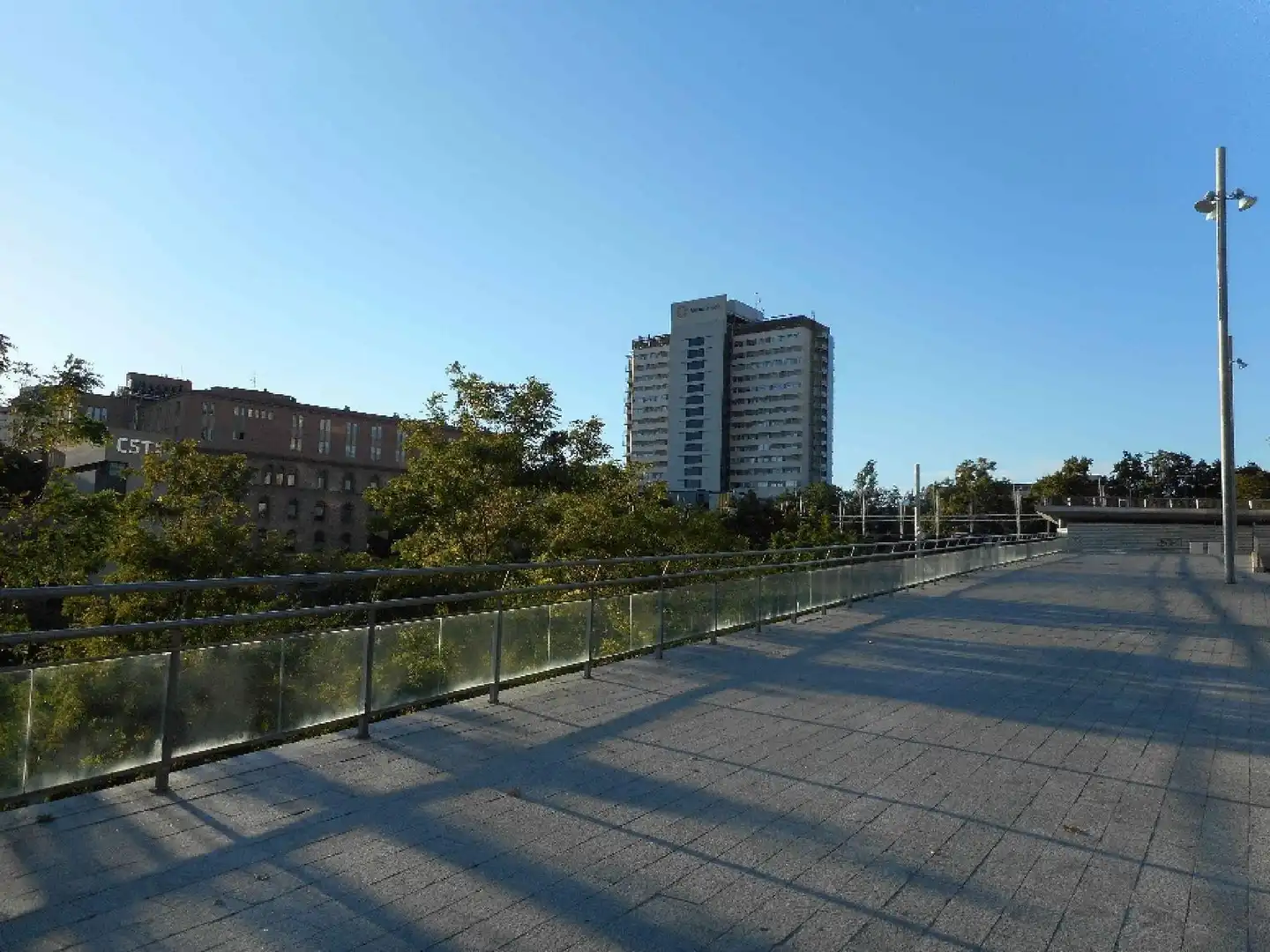 Außenansicht von Garage zum Verkauf in Terrassa
