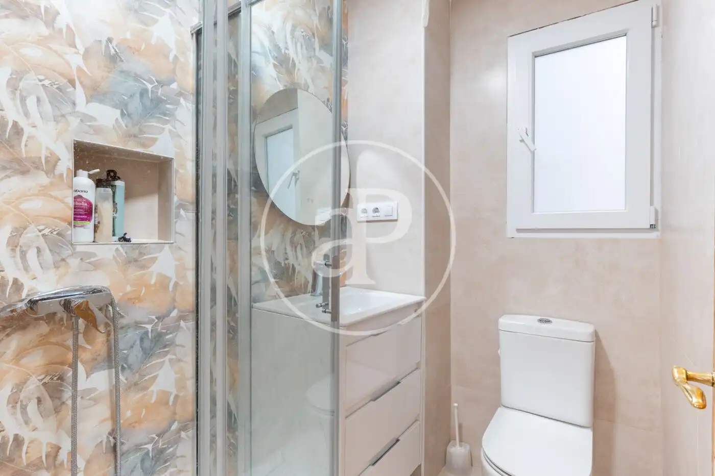 Bathroom of Flat for rent in Valencia  with Air Conditioner, Heating and Furnished