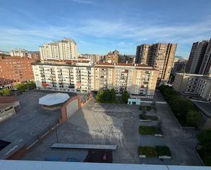 Vista exterior de Àtic de lloguer en  Pamplona / Iruña amb Aire condicionat i Terrassa