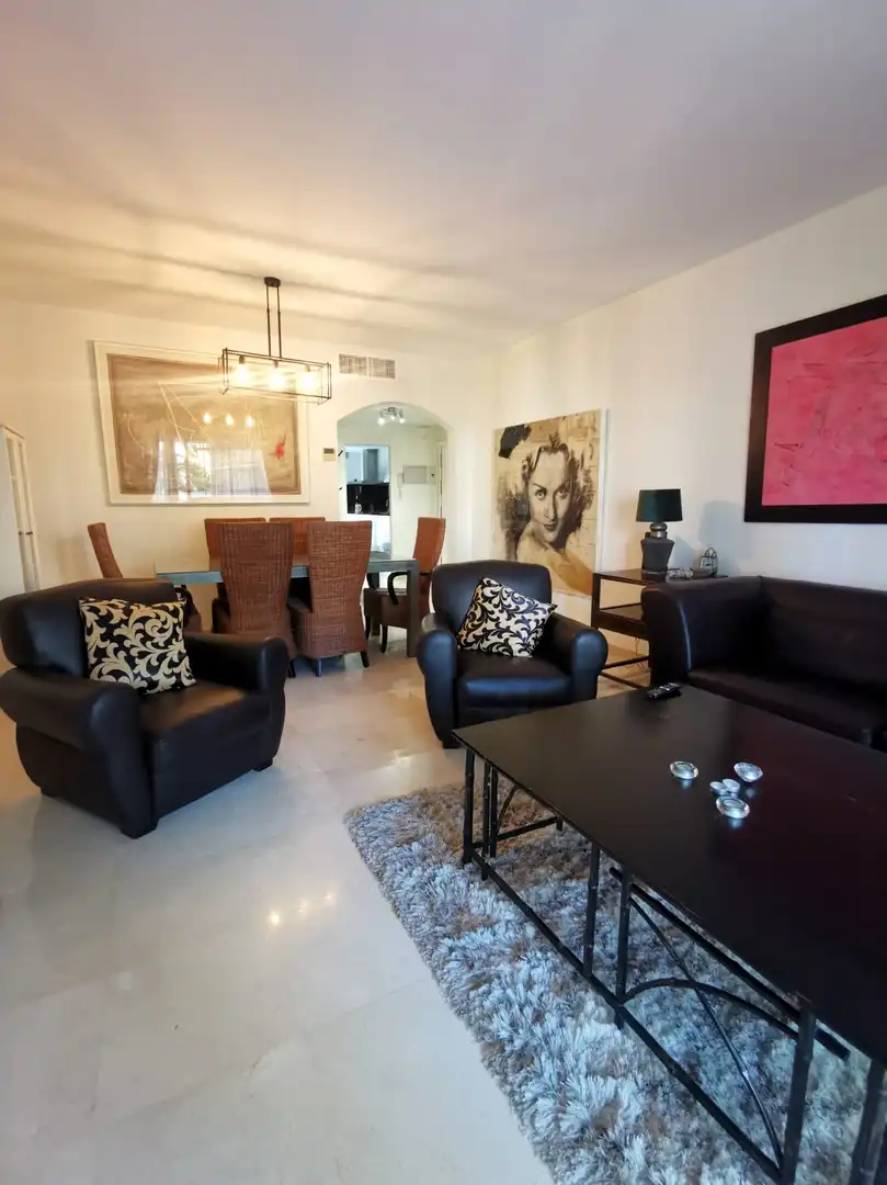 Comedor de Piso de alquiler en Marbella con Aire acondicionado, Terraza y Amueblado