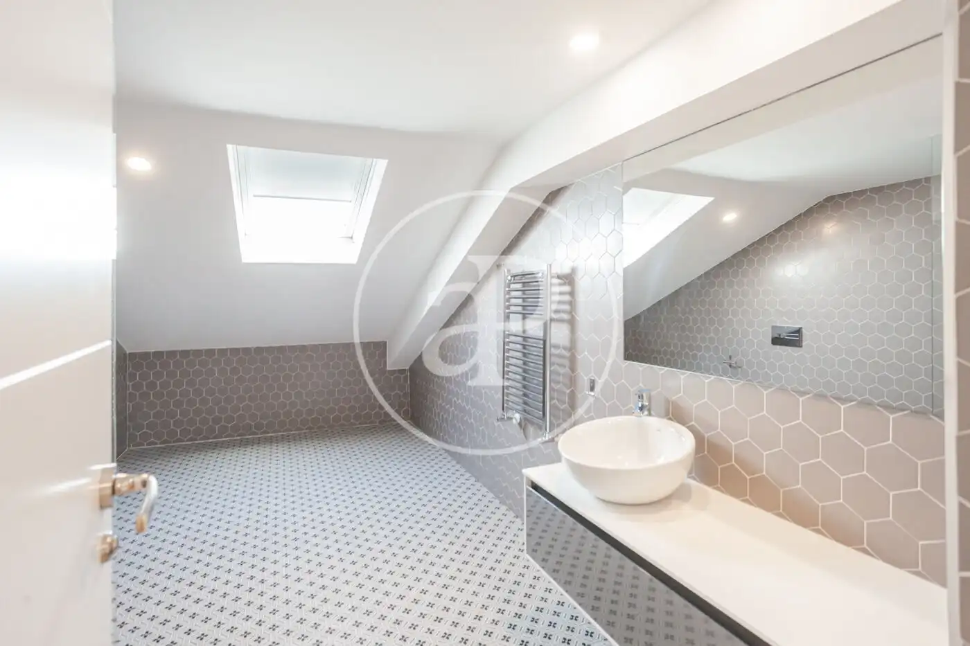 Baño de Casa o chalet de alquiler en Madrid con Aire acondicionado, Calefacción y Jardín privado