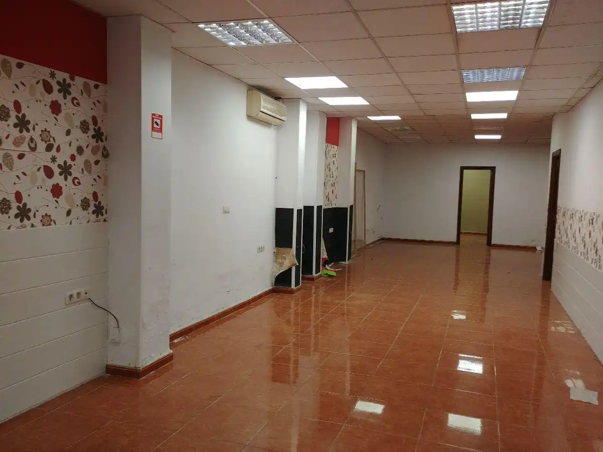 Local comercial en venta en Centro, imagen 2