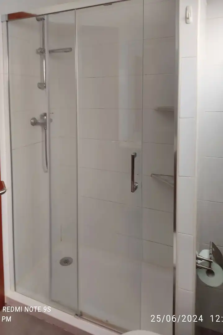 Bathroom of Flat for sale in Vila-real  with Air Conditioner and TV
