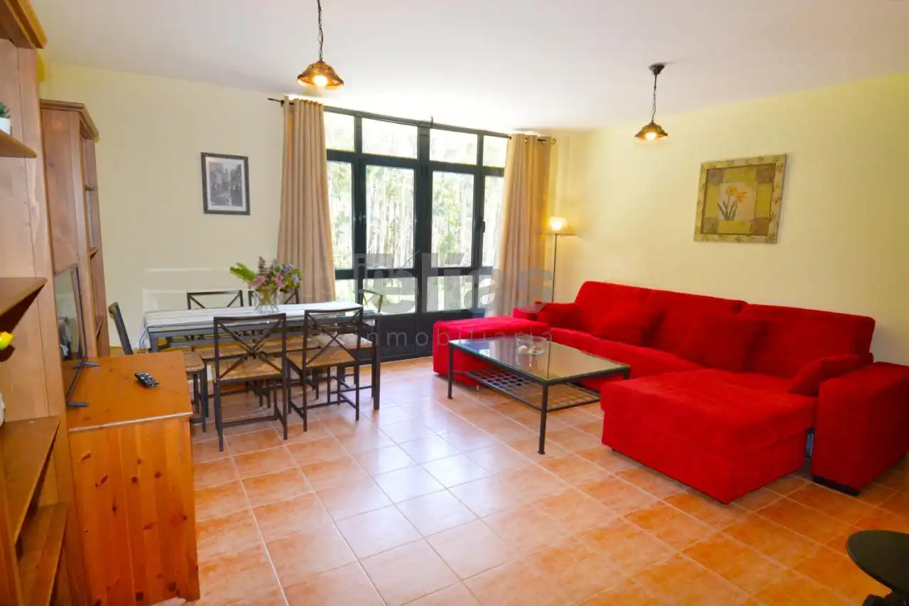Sala de estar de Piso en venta en Cee con Piscina, Amueblado y Balcón