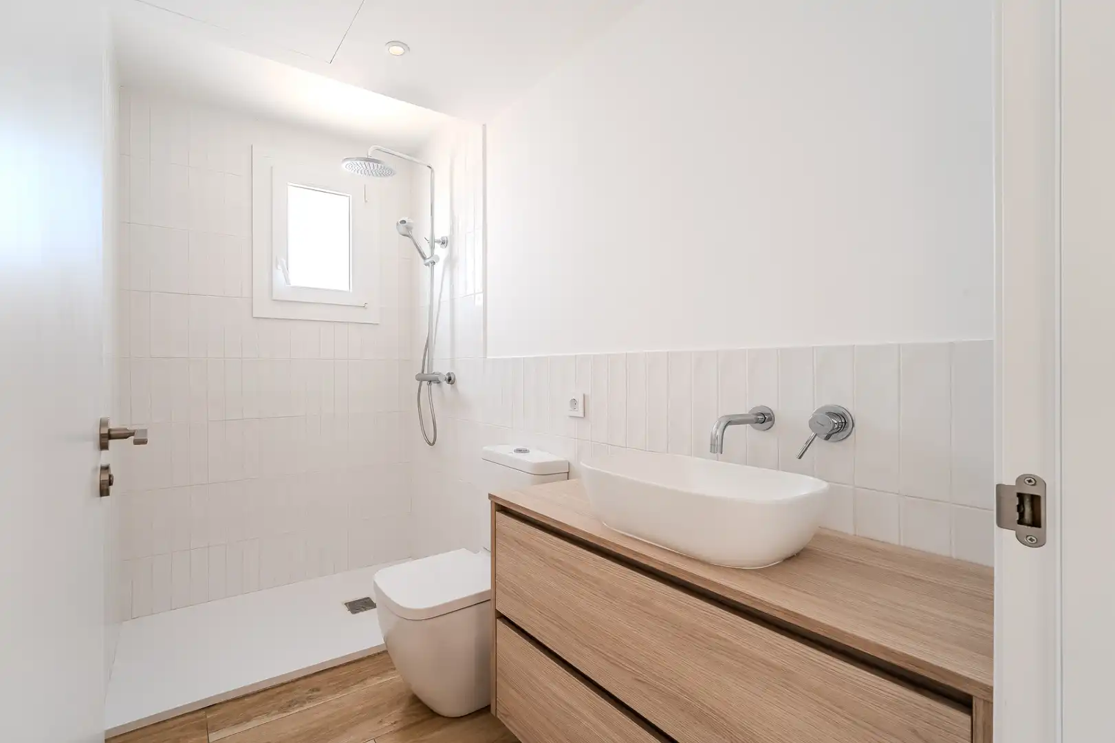 Badezimmer von Haus oder Chalet zum Verkauf in L'Ametlla de Mar  mit Klimaanlage, Heizung und Privatgarten