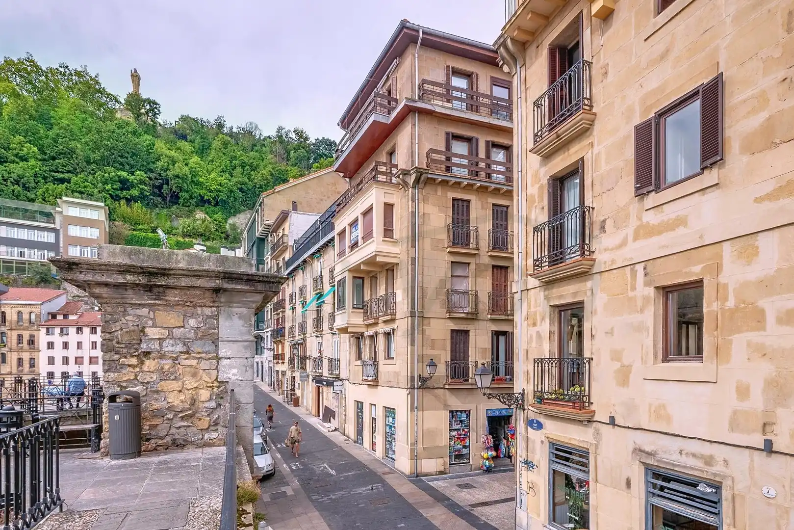 Vista exterior de Àtic en venda en Donostia - San Sebastián  amb Calefacció, Terrassa i Traster