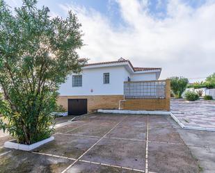 Vista exterior de Casa o xalet en venda en El Portil amb Calefacció, Jardí privat i Terrassa