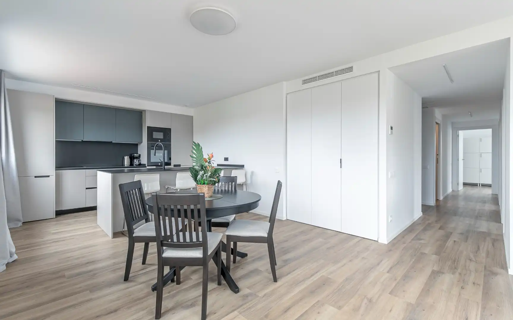 Comedor de Piso de alquiler en Sant Boi de Llobregat con Aire acondicionado, Calefacción y Jardín privado