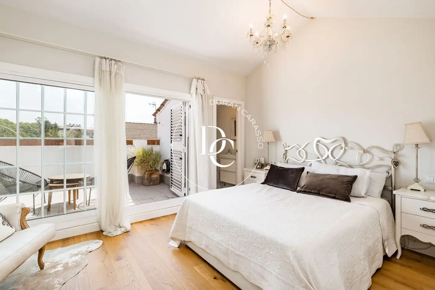 Habitación de Casa o chalet en venta en Sant Joan Despí con Aire acondicionado, Calefacción y Jardín privado