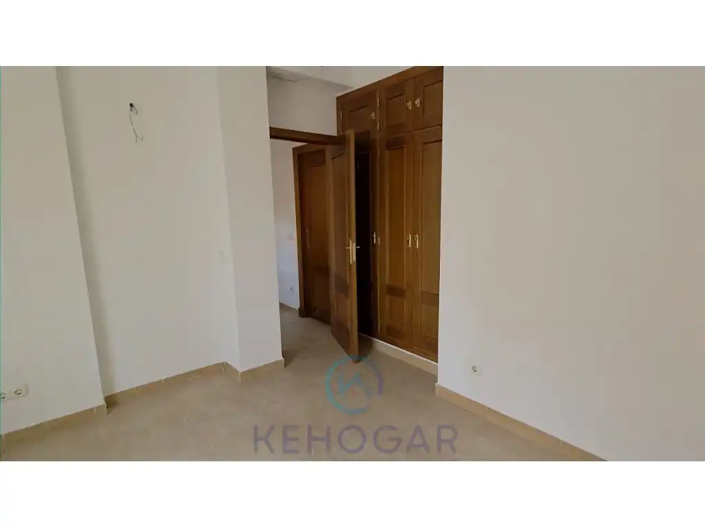 Dormitori de Casa o xalet en venda en Dos Hermanas