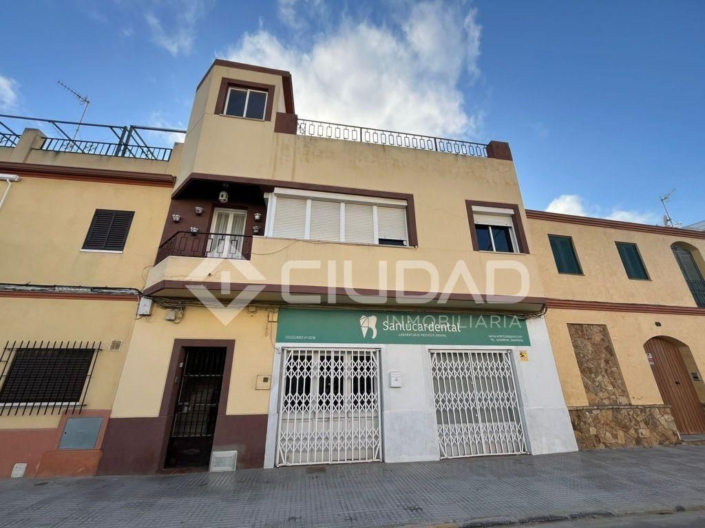 Vista exterior de Casa o xalet en venda en Sanlúcar de Barrameda