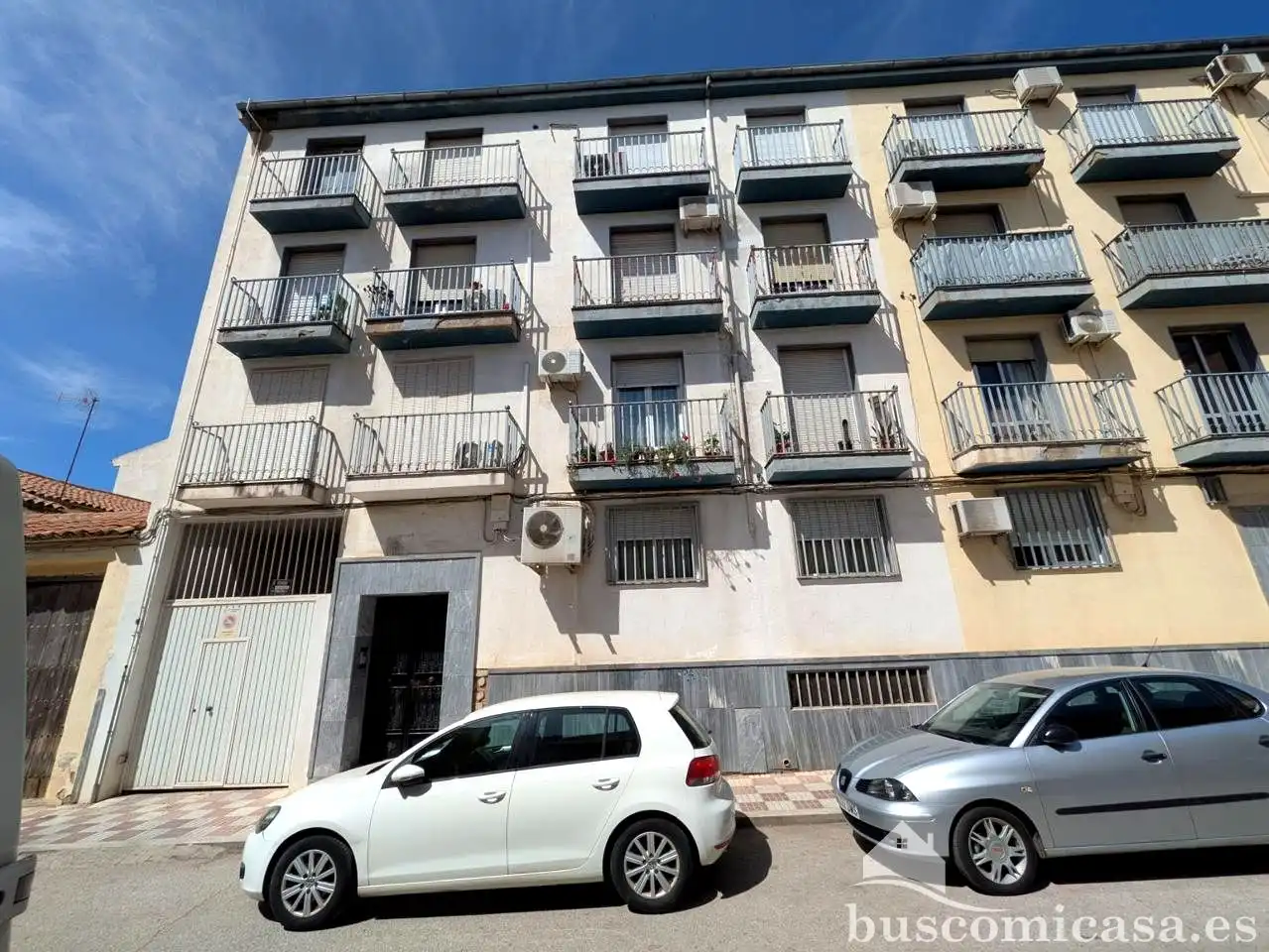 Vista exterior de Piso en venta en La Carolina con Balcón