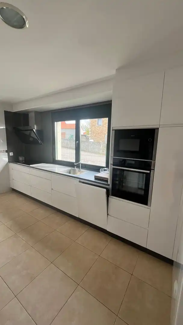 Cocina de Casa o chalet en venta en Oleiros con Jardín privado y Amueblado
