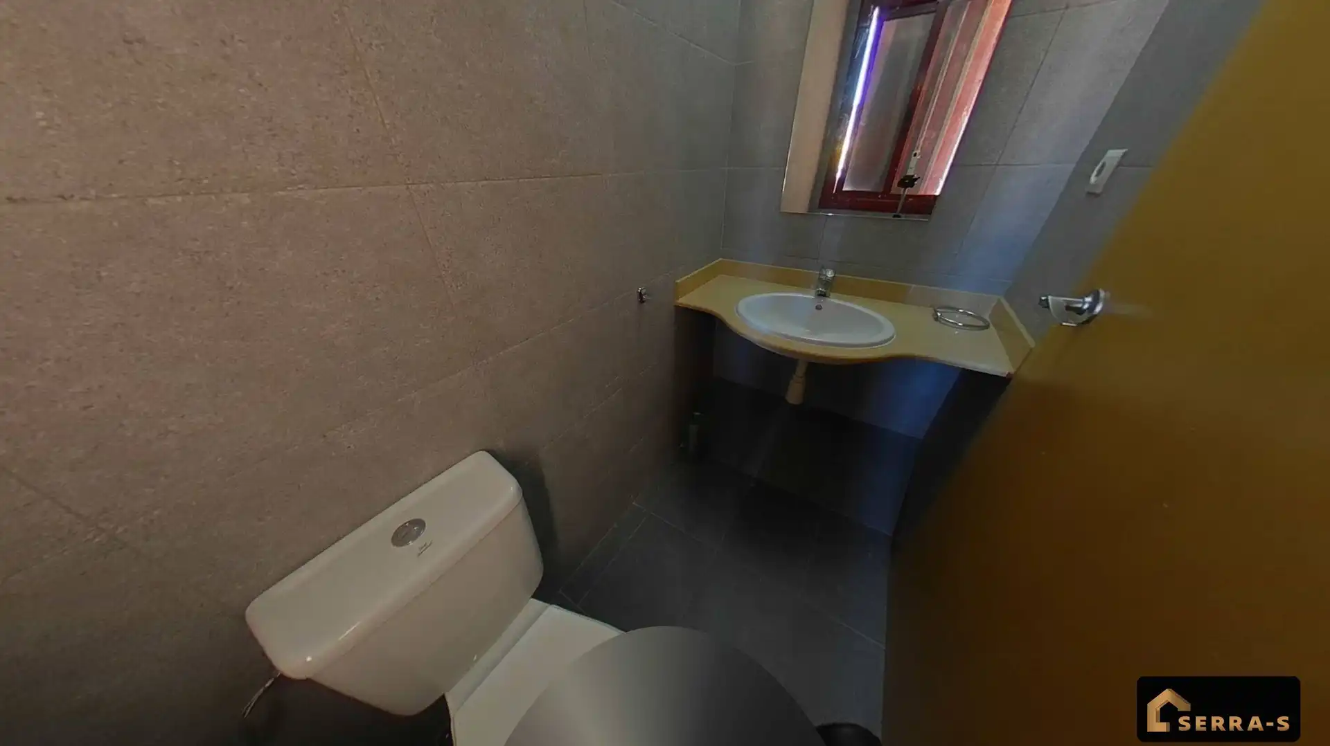 Bany de Pis en venda en Mataró amb Aire condicionat, Terrassa i Balcó