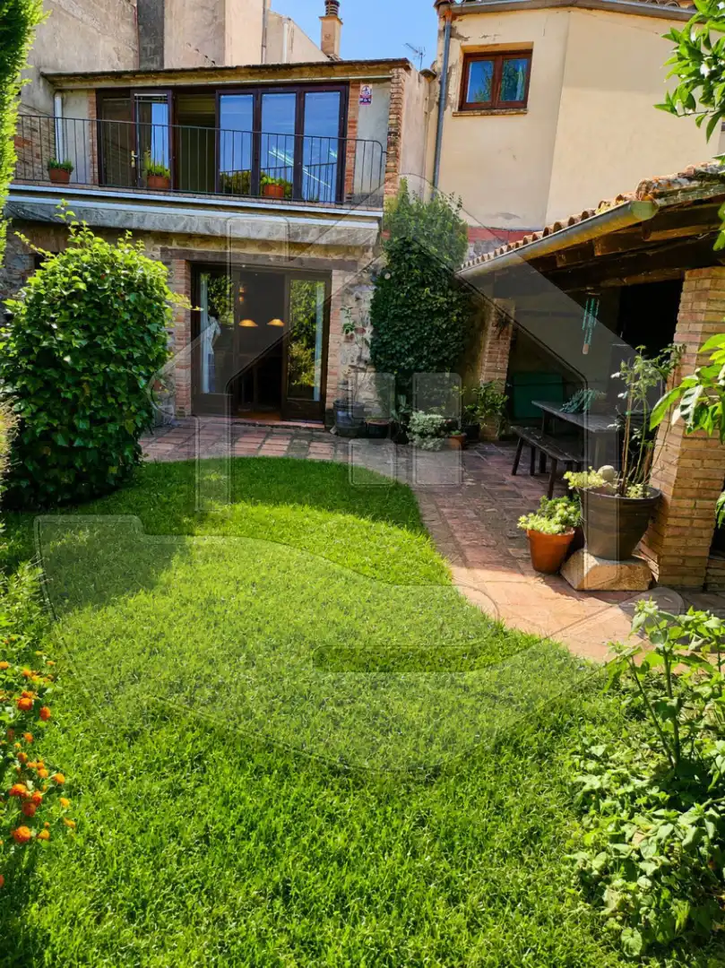 Casa adosada en venta en Carrer del Perelló, Vilablareix
