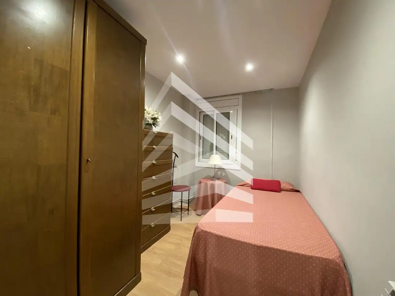 Schlafzimmer von Wohnung zum Verkauf in Barcelona mit Klimaanlage und Heizung