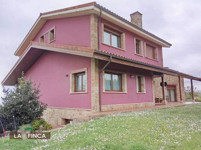 Casa-chalet en Venta en DR CORS en Luanco - Aramar - Antromero