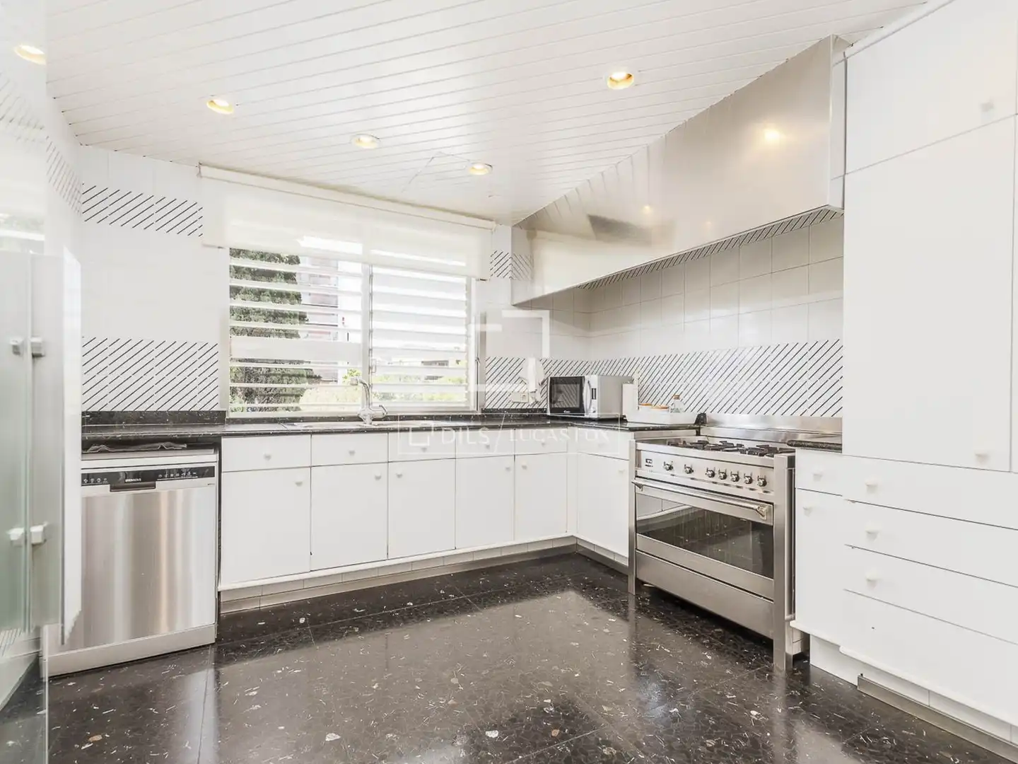 Cocina de Piso en venta en Barcelona con Aire acondicionado