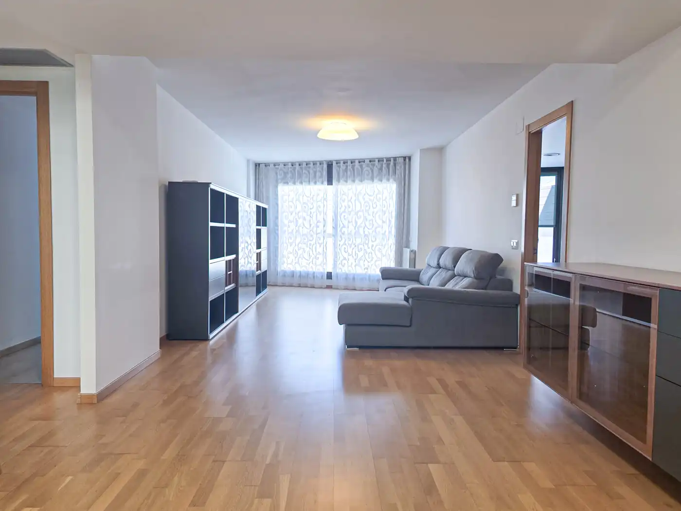 Living room of Attic for rent in Figueres  with Air Conditioner, Heating and Terrace