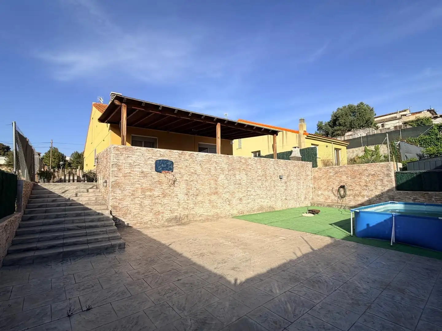 Außenansicht von Haus oder Chalet zum Verkauf in Cunit mit Heizung, Privatgarten und Terrasse