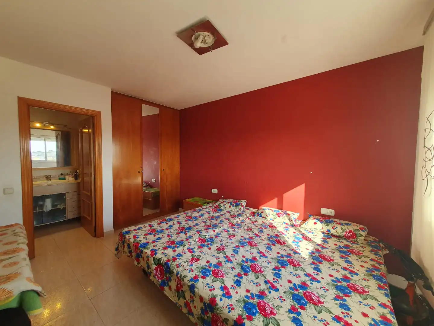 Schlafzimmer von Dachboden zum Verkauf in Vilanova i la Geltrú mit Klimaanlage, Heizung und Terrasse