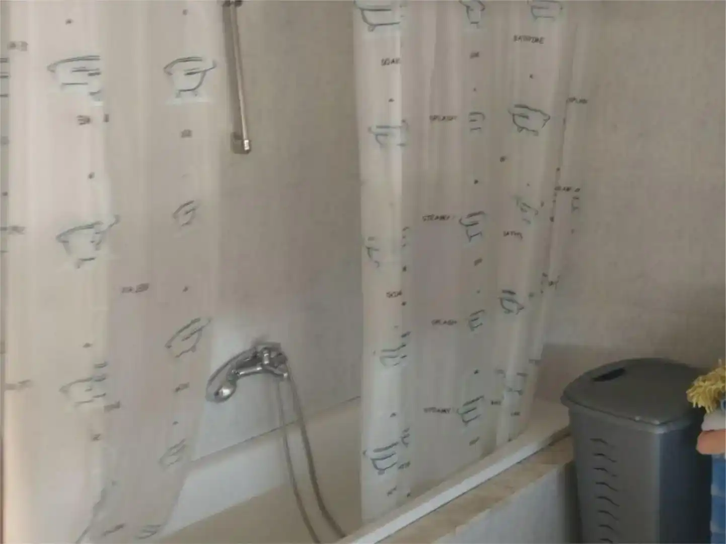 Badezimmer von Wohnungen zur Miete in Porto do Son