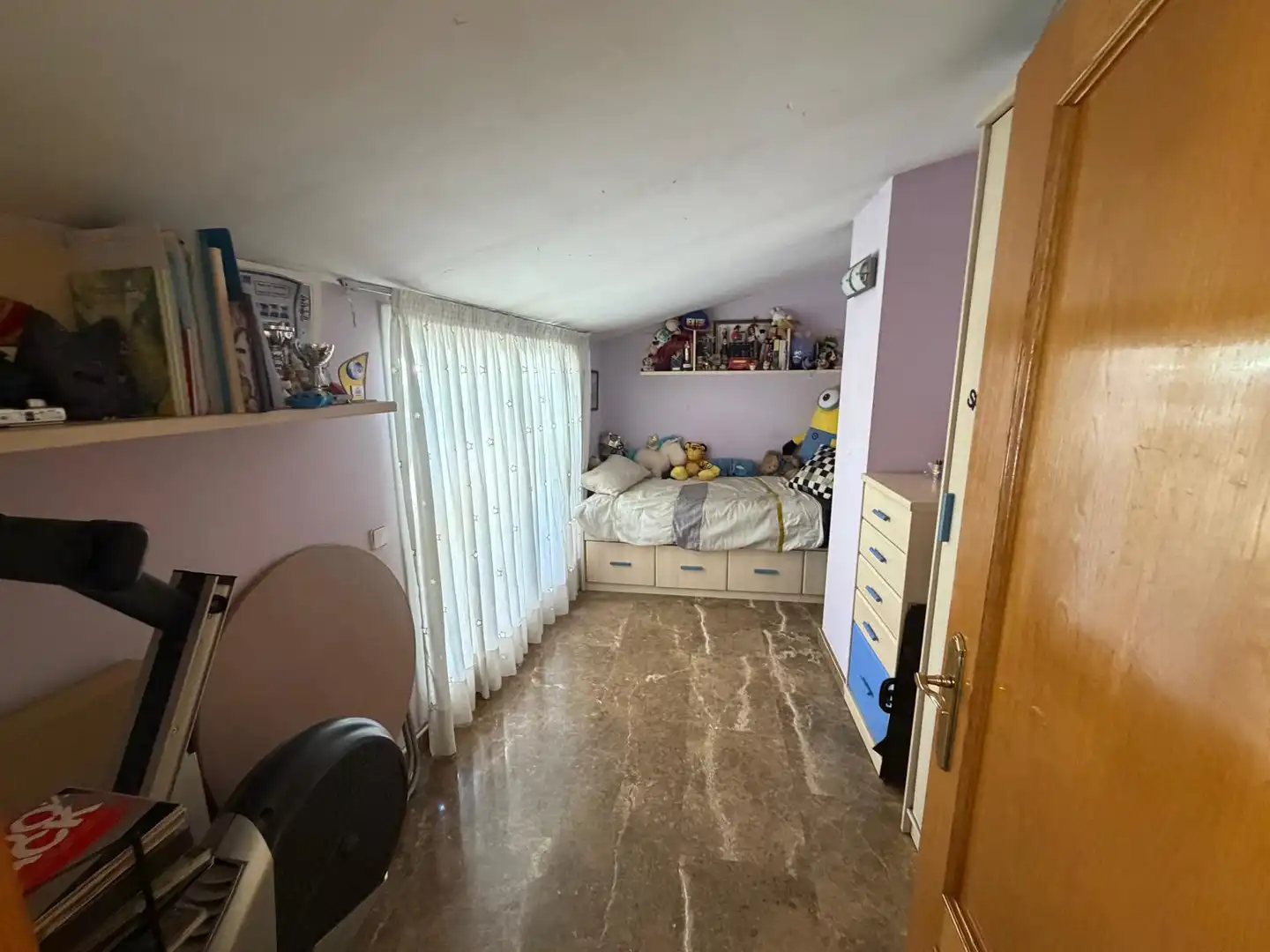 Schlafzimmer von Dachboden zum Verkauf in Badalona mit Klimaanlage, Heizung und Terrasse