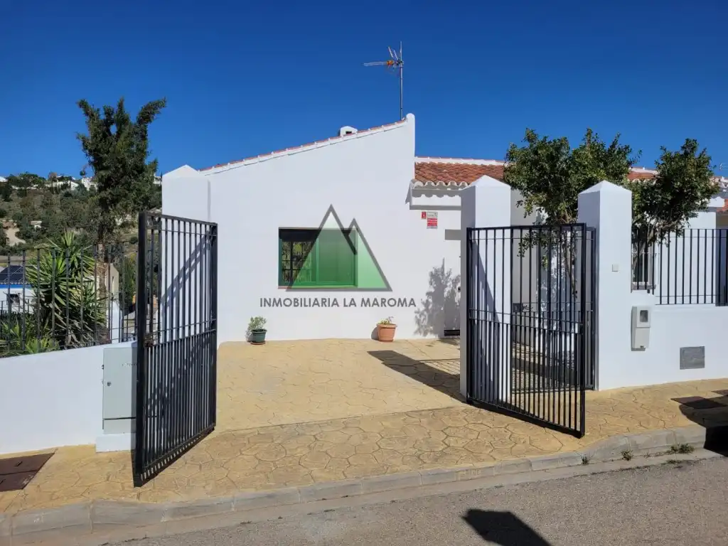 Villa con terrazza in vendita a Barrio Puente Don Manuel