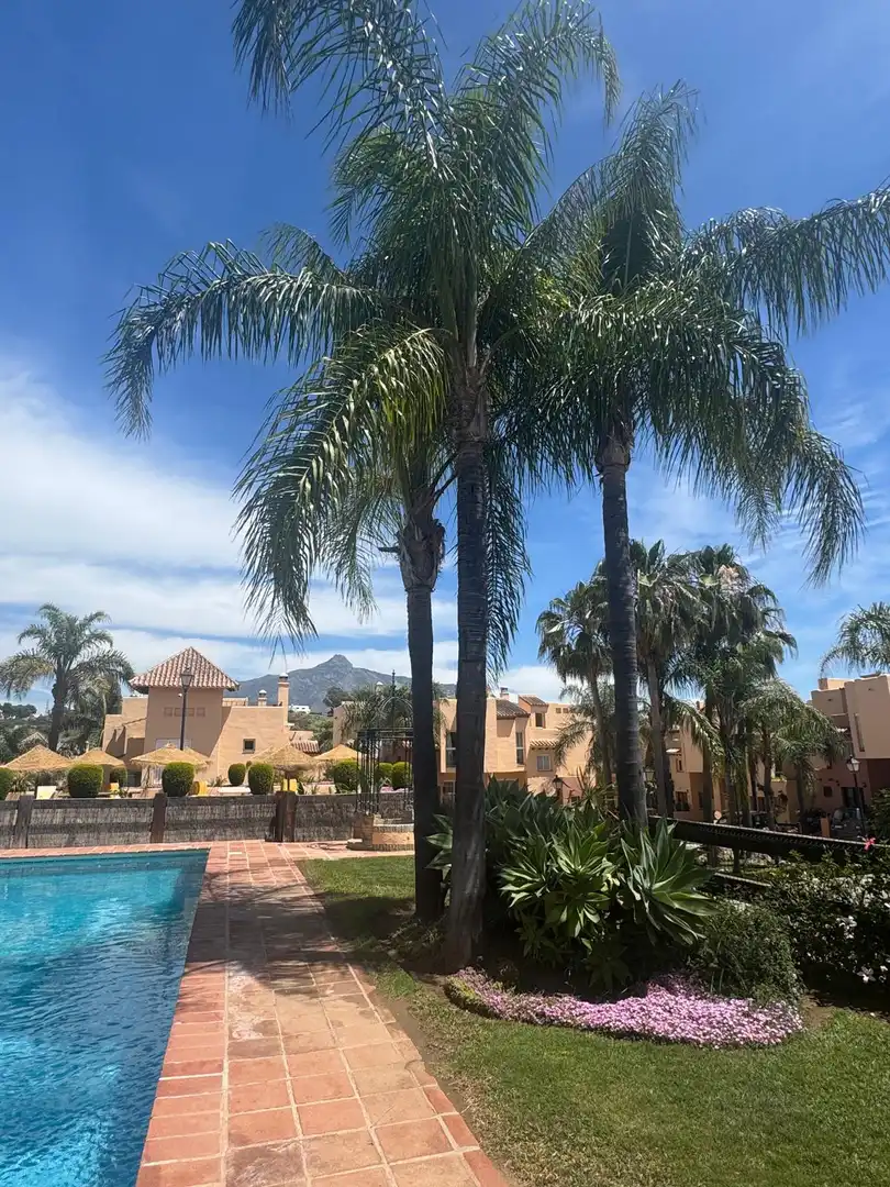 Vista exterior de Casa adosada en venta en Marbella con Aire acondicionado, Jardín privado y Terraza