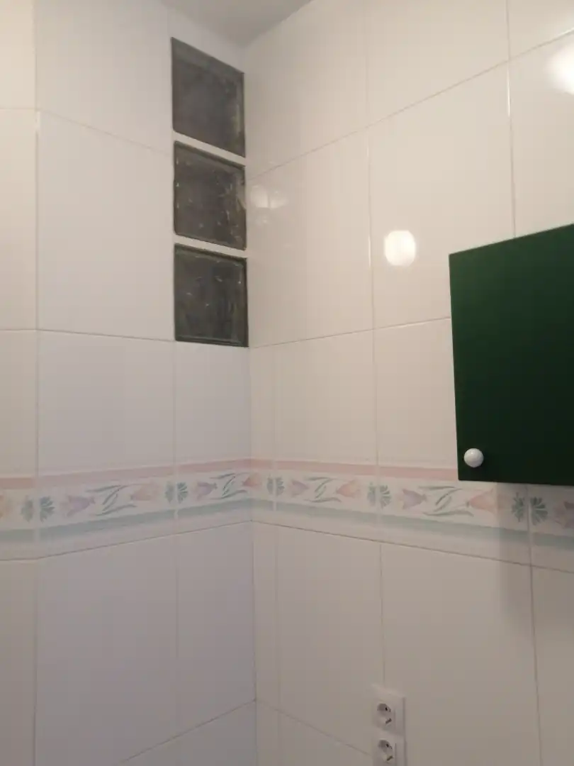 Bathroom of Flat for sale in Sevilla  with Air Conditioner, Furnished and Oven
