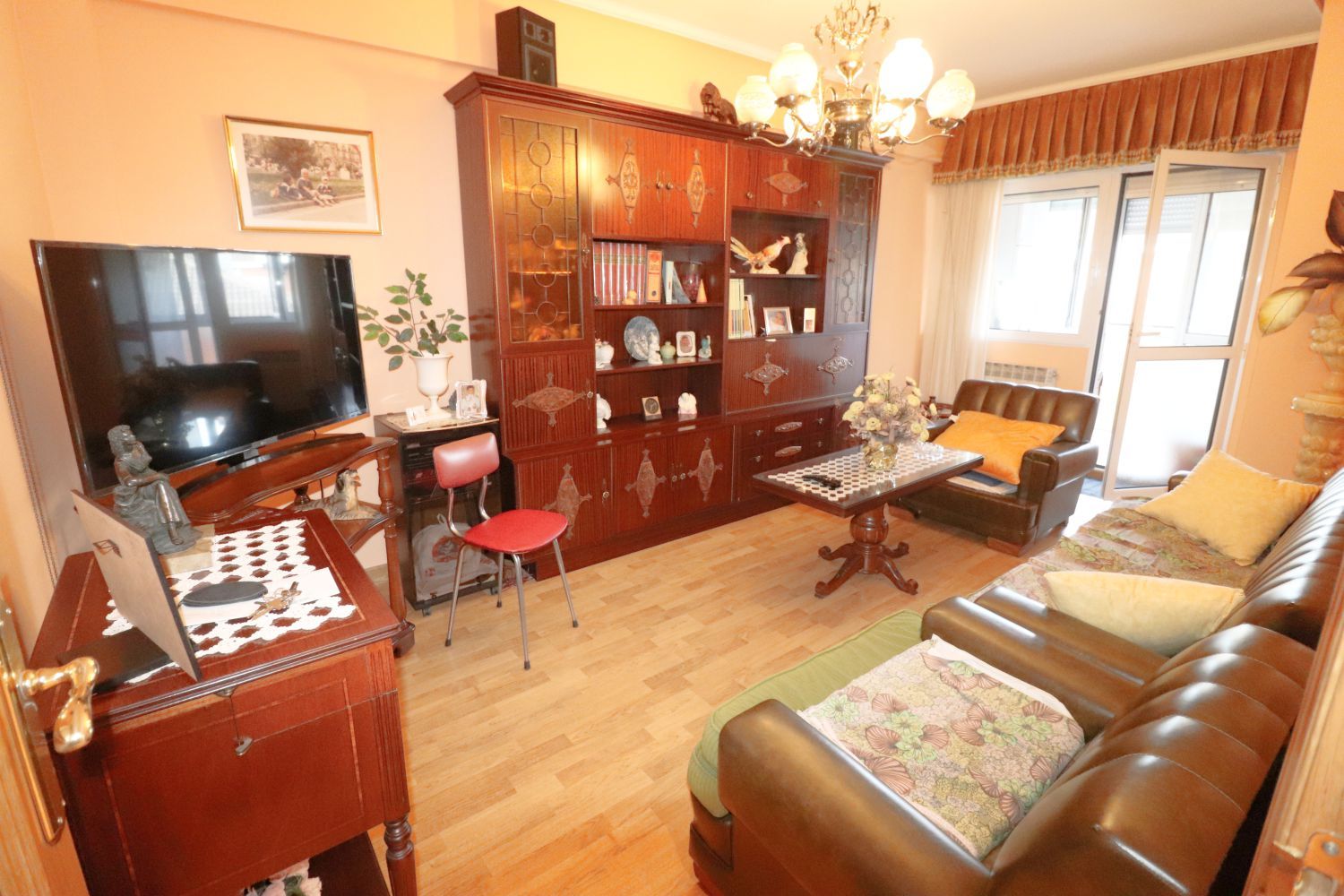 Sala d'estar de Pis en venda en Vitoria - Gasteiz amb Calefacció, Parquet i Terrassa
