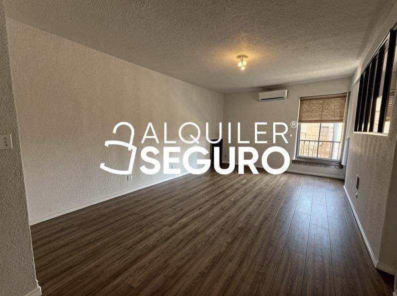 Habitación de Piso de alquiler en  Madrid Capital con Aire acondicionado, Calefacción y Terraza