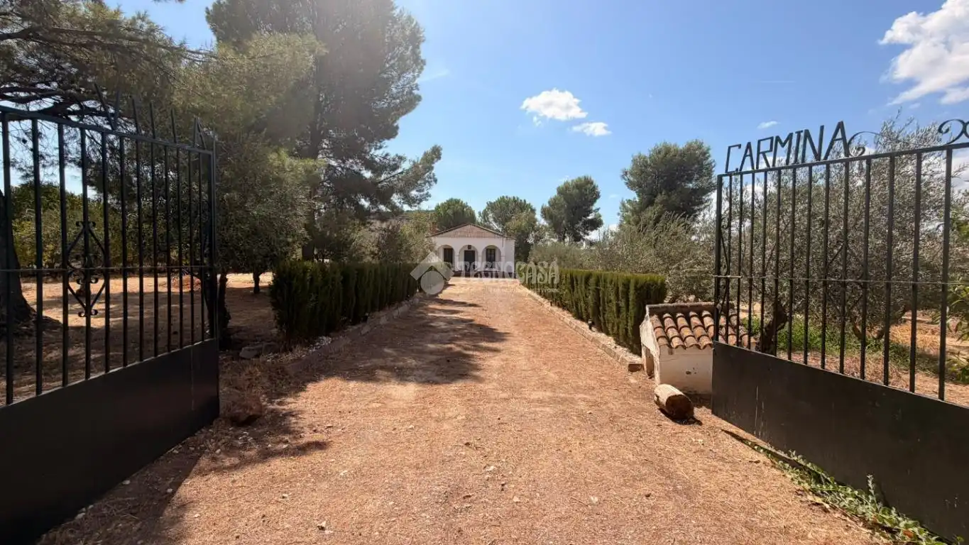 Casa rustica con piscina in vendita a EL ALGARROBO